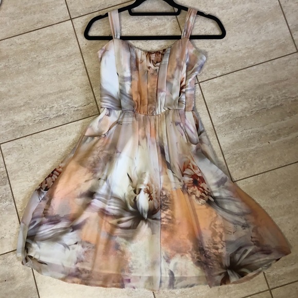 Le Chateau Mini Dress - Picture 3 of 6